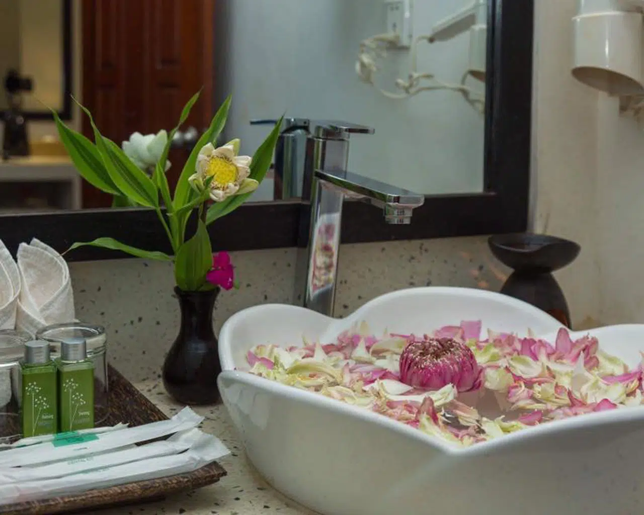Apsara Centrepole Hotel guide preview